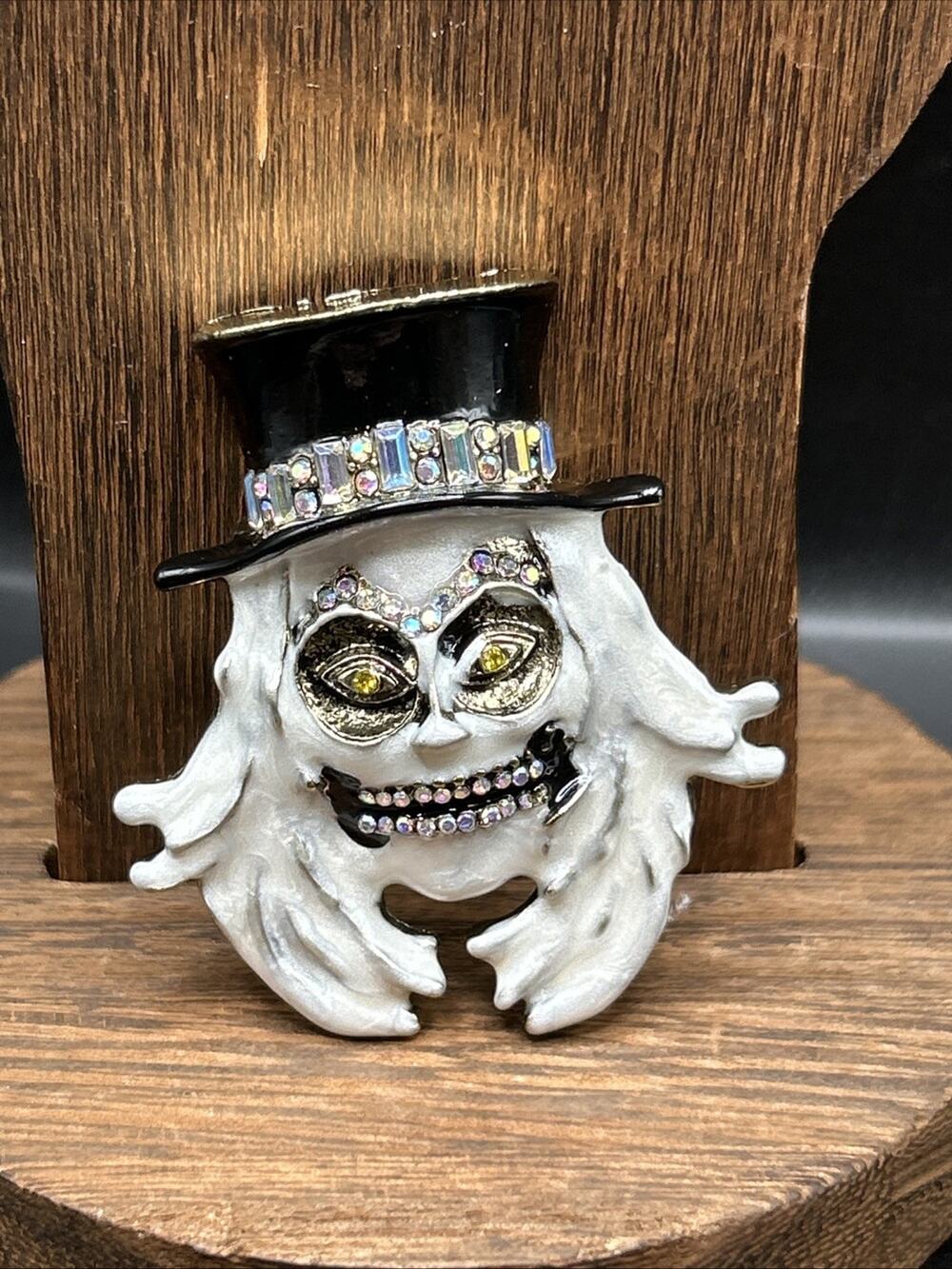 Modern Spooky Face Pin Brooch Silver Tone 2” Long Halloween Top hat Ghost Goth